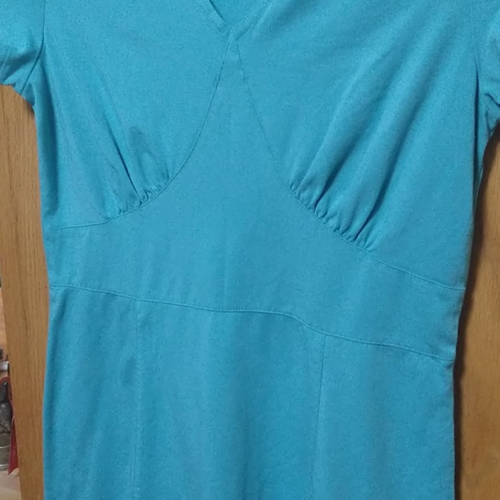 Top (NWOT) - Picture 3 of 4